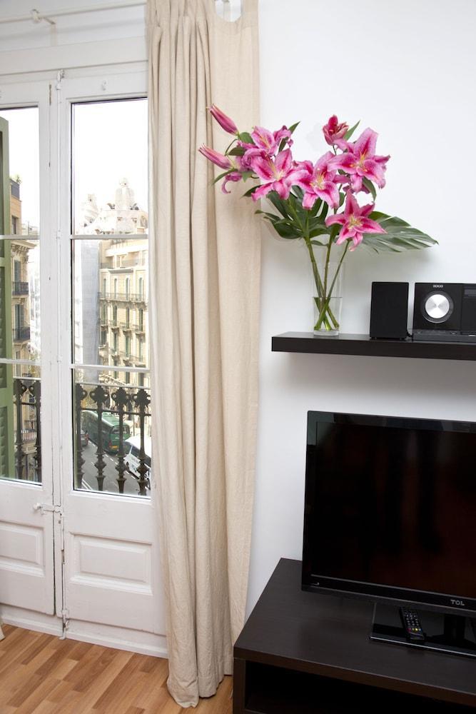 Claris Apartments Barcellona Esterno foto