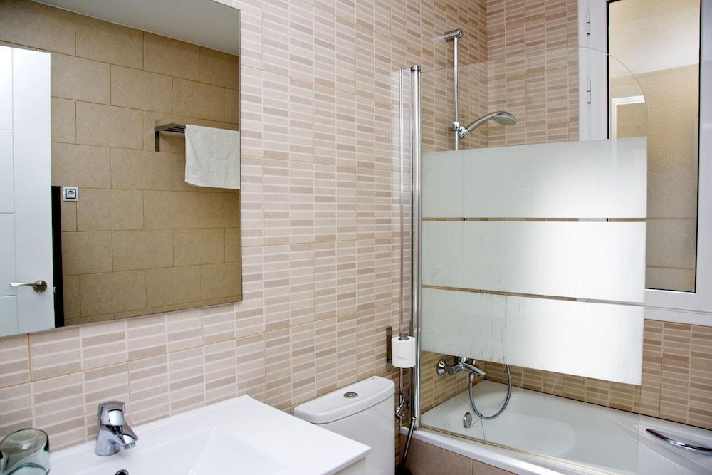 Claris Apartments Barcellona Esterno foto