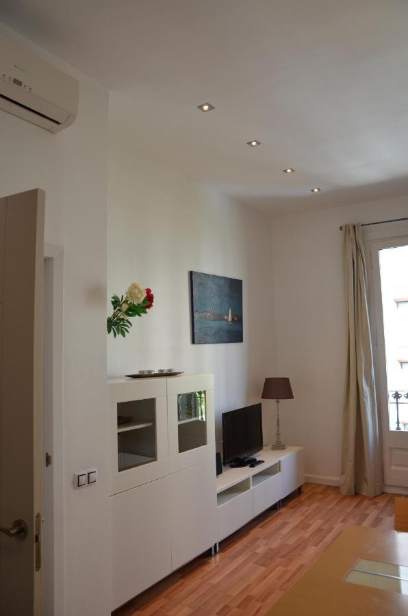 Claris Apartments Barcellona Esterno foto