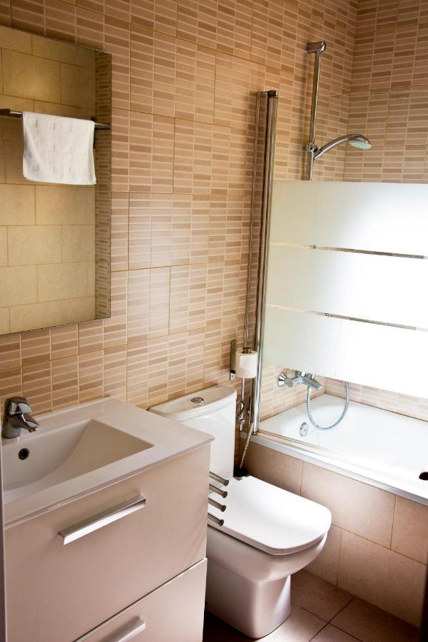 Claris Apartments Barcellona Esterno foto