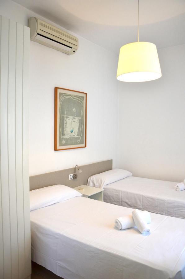Claris Apartments Barcellona Esterno foto