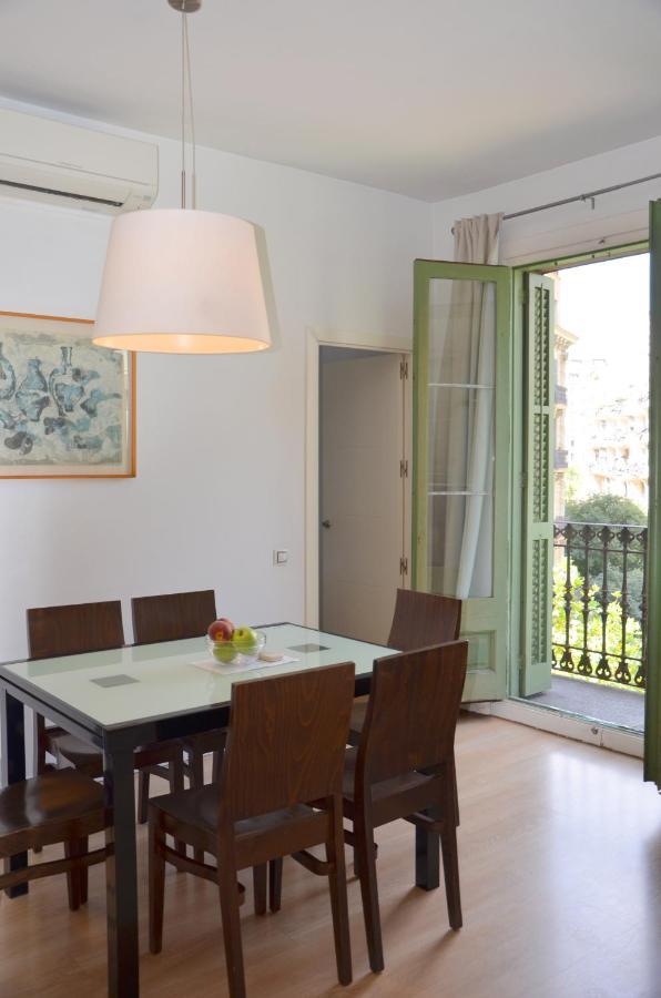Claris Apartments Barcellona Esterno foto