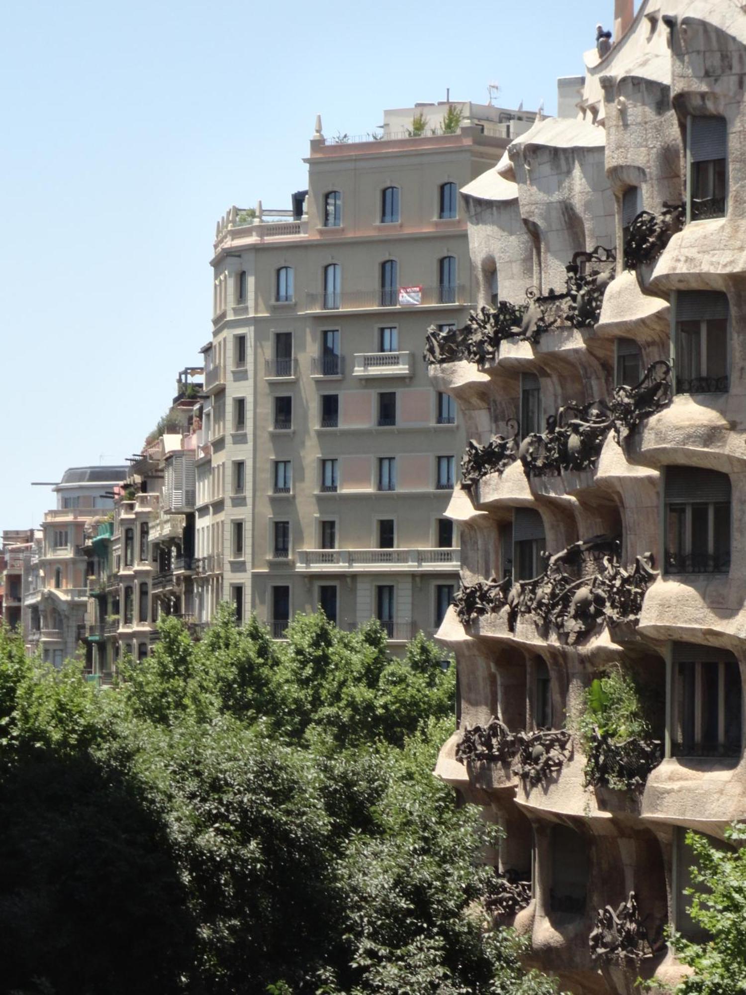 Claris Apartments Barcellona Esterno foto